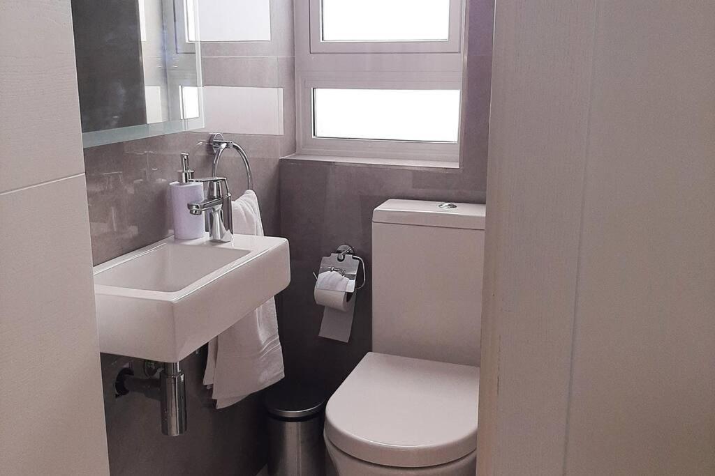 New Seafront Apartment - Spectacular Views St. Paul's Bay Dış mekan fotoğraf