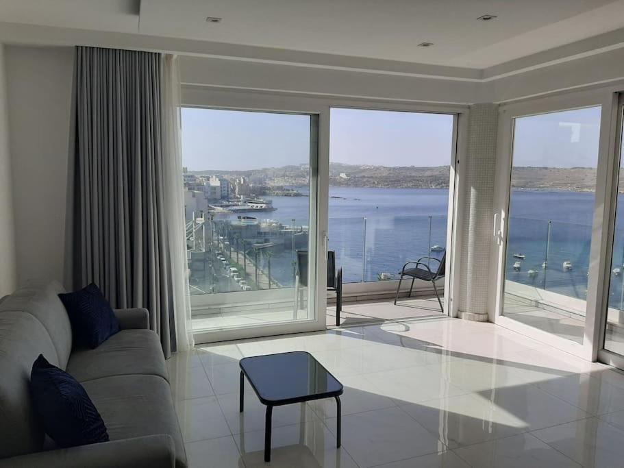 New Seafront Apartment - Spectacular Views St. Paul's Bay Dış mekan fotoğraf