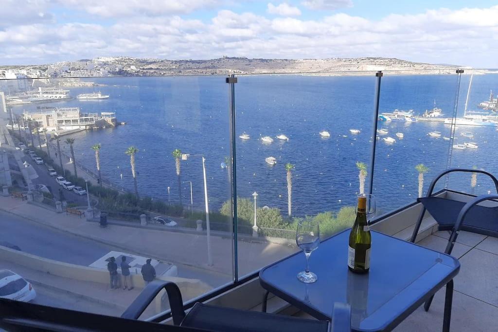 New Seafront Apartment - Spectacular Views St. Paul's Bay Dış mekan fotoğraf