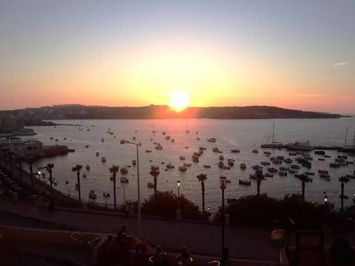 New Seafront Apartment - Spectacular Views St. Paul's Bay Dış mekan fotoğraf